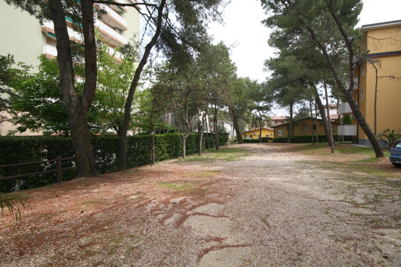 Ba- Tintoretto Apartments - Lignano Sabbiadoro Kültér fotó