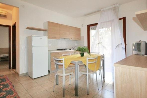 Ba- Tintoretto Apartments - Lignano Sabbiadoro Kültér fotó
